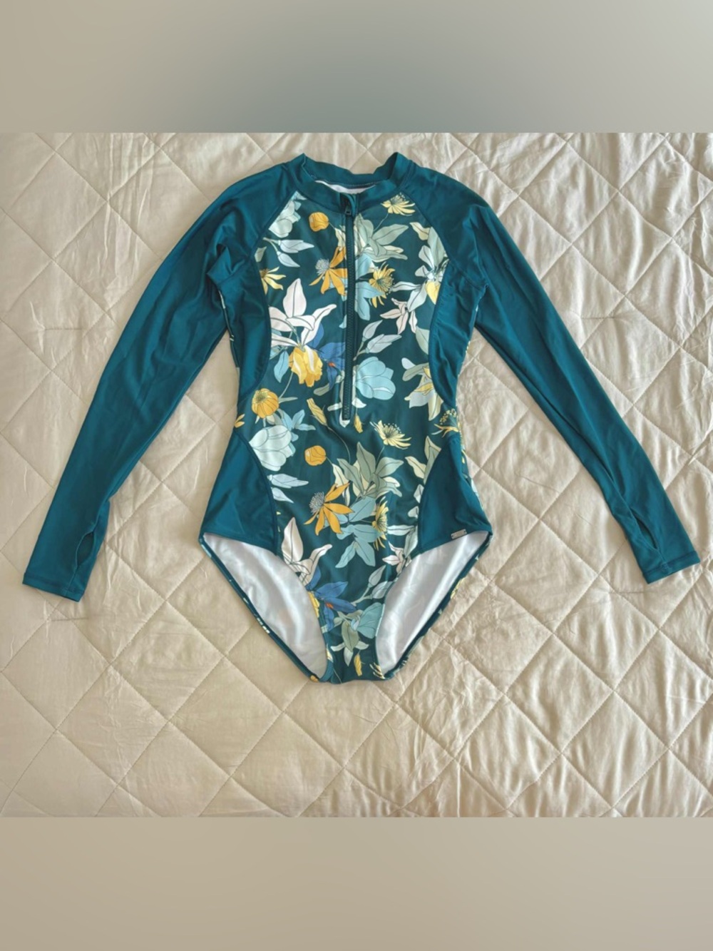 Beautiful Teal Calypsa Sun Protective Beach Rashguard Set Size S